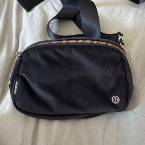 lululemon athletica Midnight Black Belt Bag